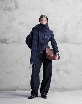 Arket ARKET Endive barrel leg jeans in indigo blue-Navy
