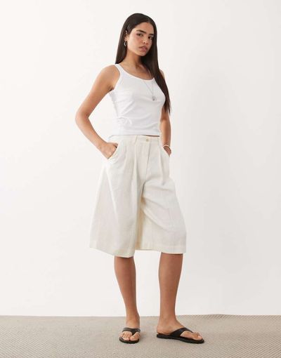 Arket ARKET pure linen barrel leg longline shorts in white