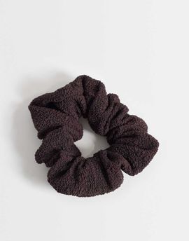 Arket ARKET structure crinkle scrunchie in dark brown