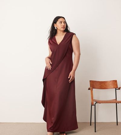 ARRANGE ARRANGE Curve contrast panel sleeveless maxi dress in merlot-Red