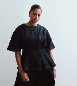 ARRANGE ARRANGE Curve denim cinched waist pleated top in indigo - part of a set-Blue