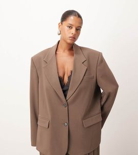 ARRANGE ARRANGE Curve oversized single breasted blazer in chocolate - part of a set-Brown