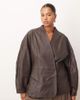 ARRANGE ARRANGE Curve soft leather jacket with cinched waist and ovoid sleeves in chocolate-Brown - 1