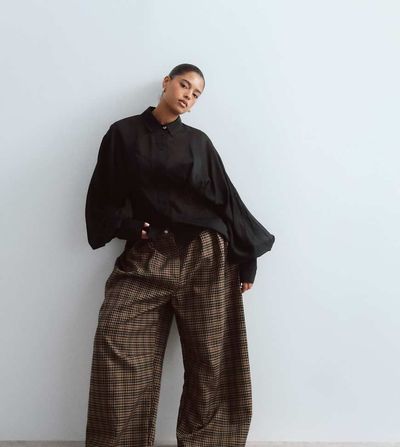 ARRANGE ARRANGE Curve tailored barrel leg pants in chocolate plaid - part of a set-Multi