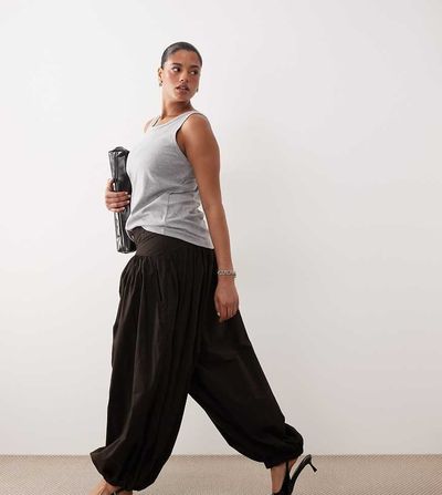 ARRANGE ARRANGE Curve waist seam detail balloon cuffed pants in dark chocolate-Brown