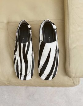 ARRANGE ARRANGE leather loafers in zebra print-Multi