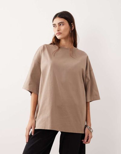 ARRANGE ARRANGE oversized premium heavy weight T-shirt in taupe-Neutral