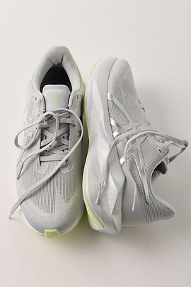ASICS ASICS Novablast 6 Platinum Sneakers
