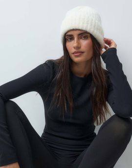 ASOS 4505 Ski & Snow 4505 Ski knitted beanie in buttermilk-WHITE