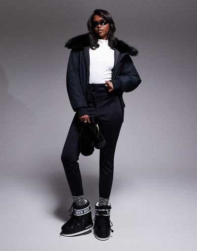 ASOS 4505 Ski & Snow ASOS 4505 Ski soft shell water repellent skinny ski pants in black