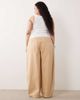 ASOS Curve ASOS DESIGN Curve barrel pants in toffee-Brown - 3