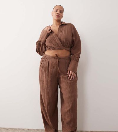 ASOS Curve ASOS DESIGN Curve Callie cheesecloth beach balloon pants in mocha-Brown