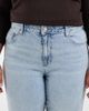 ASOS Curve ASOS DESIGN Curve comfort stretch straight leg jeans in light wash-Blue - 4
