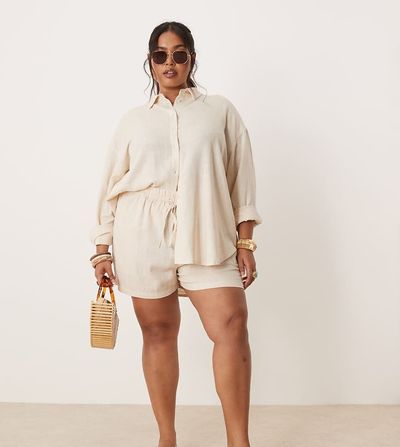 ASOS Curve ASOS DESIGN Curve linen blend pull on shorts in stone-Neutral