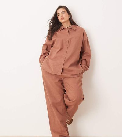 ASOS Curve ASOS DESIGN Curve linen look pull on pants in mocha - part of a set-Brown