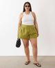 ASOS Curve ASOS DESIGN Curve linen look pull on shorts in olive-Green - 2
