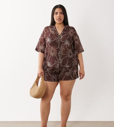 ASOS Curve ASOS DESIGN Curve Logan beach resort shirt in tropical stencil print-Multi