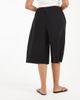 ASOS Curve ASOS DESIGN Curve longline bermuda shorts in black linen look - 3