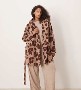 ASOS Curve ASOS DESIGN Curve microfleece mini robe in leopard print-Multi