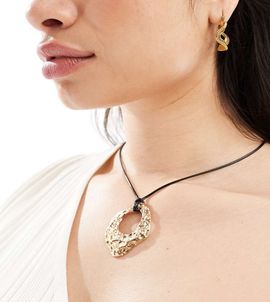 ASOS Curve ASOS DESIGN Curve necklace with cord and hammered pendant design in gold tone