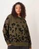 ASOS Curve ASOS DESIGN Curve oversized sweater in leopard-Green - 1