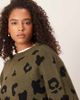 ASOS Curve ASOS DESIGN Curve oversized sweater in leopard-Green - 3