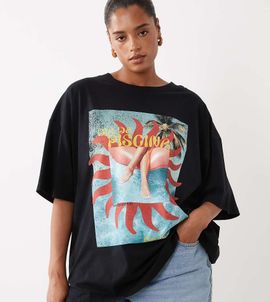 ASOS Curve ASOS DESIGN Curve oversized t-shirt with swimming pool photographic print in black-Multi
