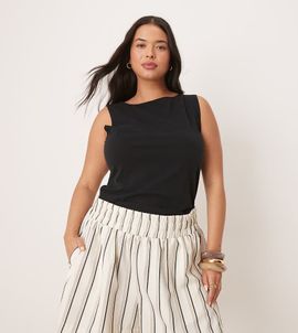 ASOS Curve ASOS DESIGN Curve pull-on shorts in brown stripe-Multi