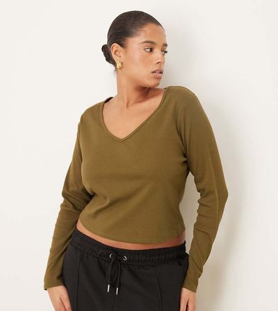 ASOS Curve ASOS DESIGN Curve ribbed V-neck long sleeve top in khaki-Multi
