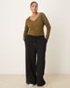 ASOS Curve ASOS DESIGN Curve ribbed V-neck long sleeve top in khaki-Multi - 4