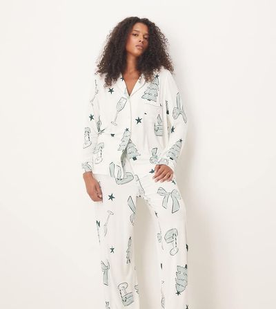 ASOS Curve ASOS DESIGN Curve super soft long sleeve shirt & pants pajama set with contrast piping in christmas drinks print-White