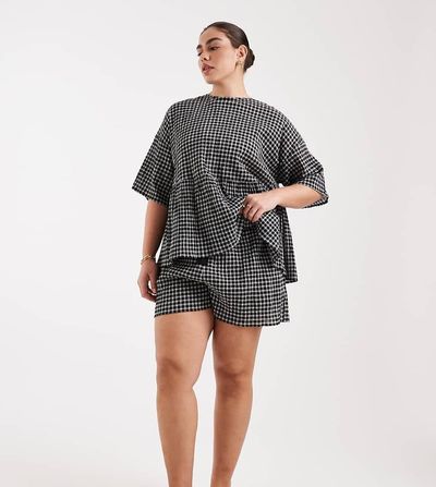 ASOS Curve ASOS DESIGN Curve tie waist pocket detail shorts in gingham-Multi