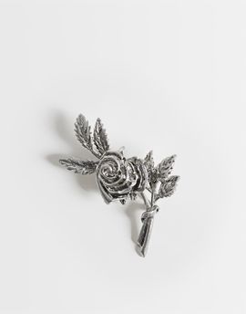 ASOS DESIGN ASOS DESIGN 3D rose and leaf brooch in burnished silver