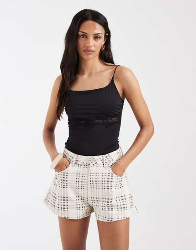 ASOS DESIGN ASOS DESIGN a-line shorts in plaid-Brown