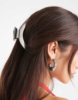 ASOS DESIGN ASOS DESIGN abstract metal claw in silver tone