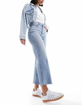 ASOS DESIGN ASOS DESIGN ankle grazer comfort stretch straight leg jeans in light mid blue