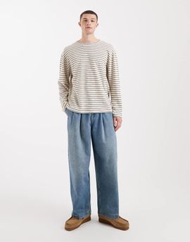 ASOS DESIGN ASOS DESIGN barrel jeans in mid wash blue with pleats