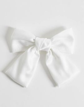 ASOS DESIGN ASOS DESIGN barrette hair clip with large bow in white satin