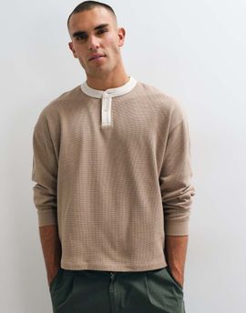 ASOS DESIGN ASOS DESIGN boxy oversized long sleeve henley t-shirt with contrast neck in beige waffle-NEUTRAL