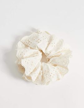 ASOS DESIGN ASOS DESIGN broderie scrunchie in white