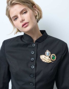 ASOS DESIGN ASOS DESIGN brooch pack with multi vintage design stone set with XL gold feather brooch