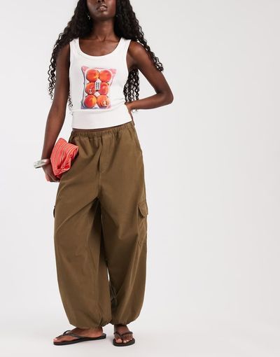 ASOS DESIGN ASOS DESIGN bubble hem pants with cargo pockets in khaki-Green