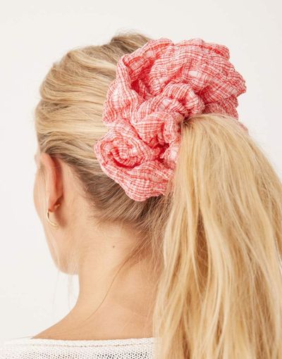 ASOS DESIGN ASOS DESIGN bubble textured scrunchie in micro red and white plaid