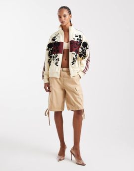ASOS DESIGN ASOS DESIGN cargo pocket longline shorts in stone-Green