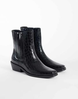 ASOS DESIGN ASOS DESIGN chelsea boots with cuban heels and concealed gussets in black croc