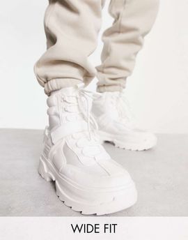 ASOS DESIGN ASOS DESIGN chunky lace up boot in white