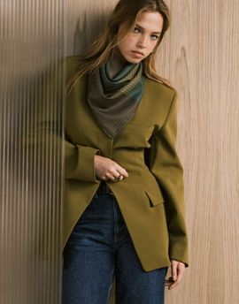 ASOS DESIGN ASOS DESIGN cinch high break point collarless blazer in olive green-Neutral