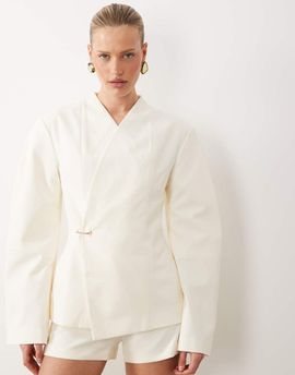 ASOS DESIGN ASOS DESIGN cinched waist blazer suit with hardware detail in cream-White