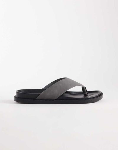 ASOS DESIGN ASOS DESIGN classic flip flops in charcoal-Gray
