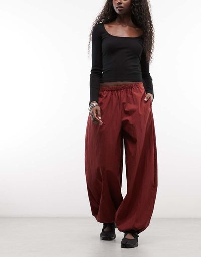 ASOS DESIGN ASOS DESIGN cotton nylon blend pull on balloon pants in burgundy-Red